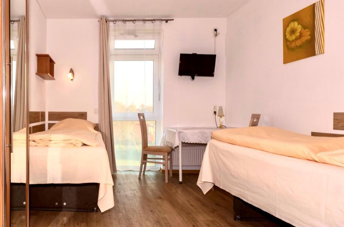 I-Motel Обертсхаузен Екстериор снимка
