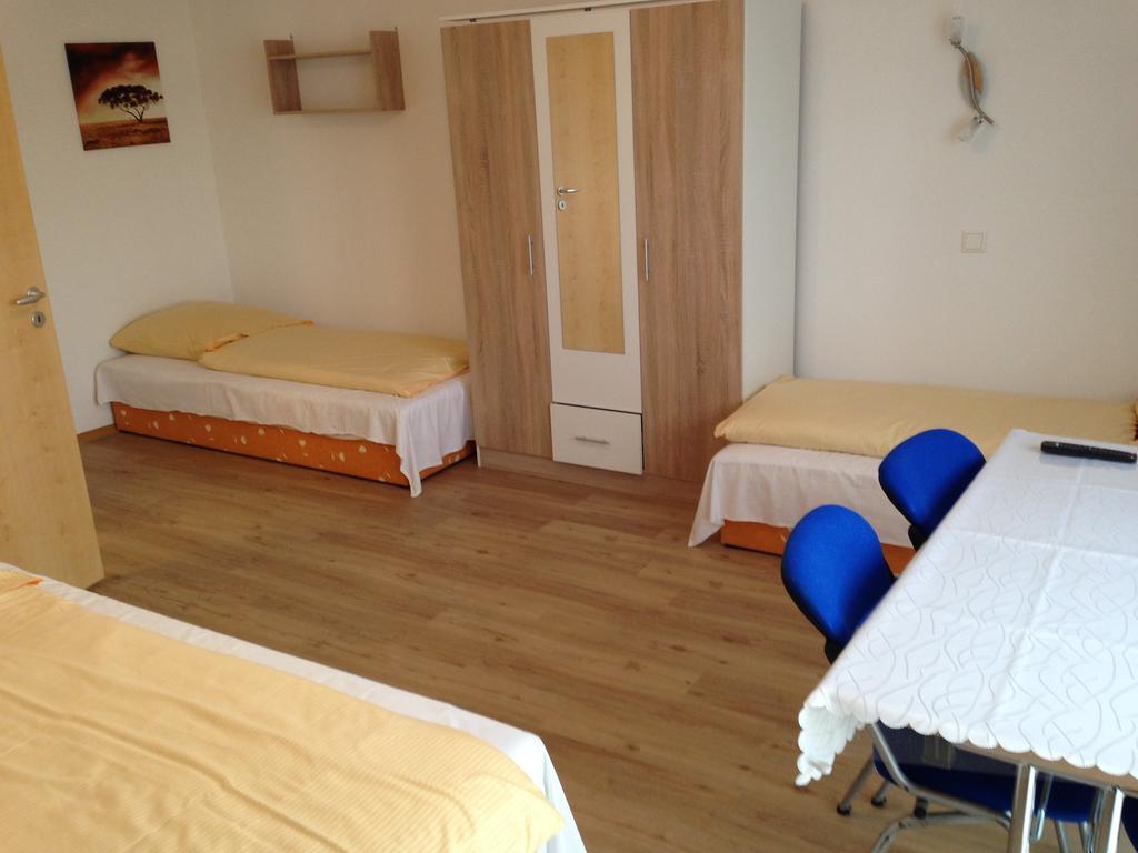 I-Motel Обертсхаузен Екстериор снимка