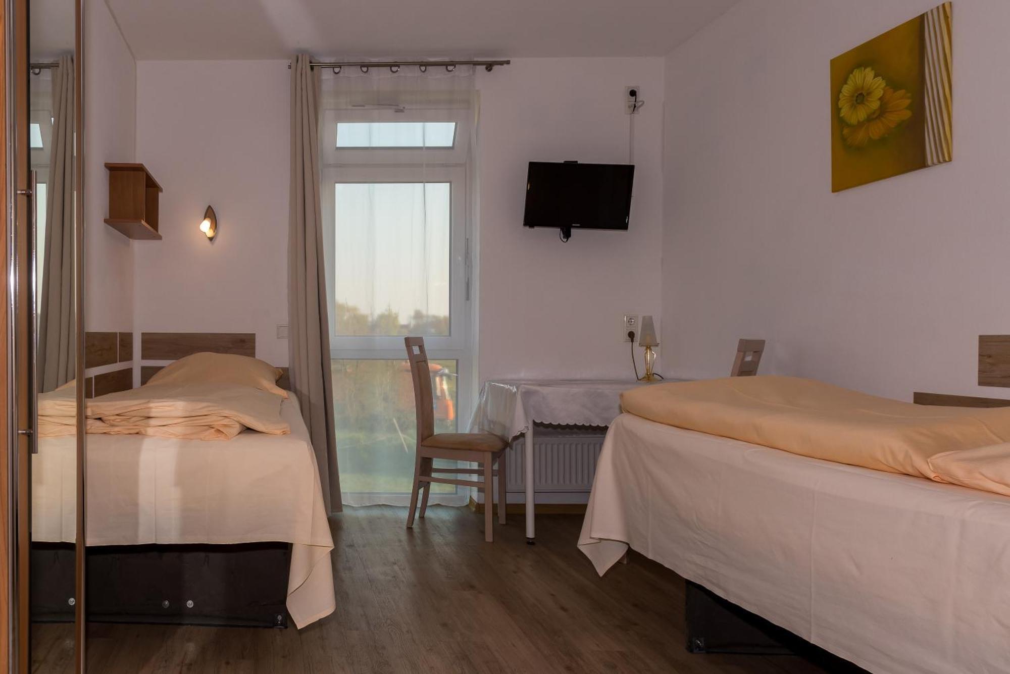 I-Motel Обертсхаузен Екстериор снимка