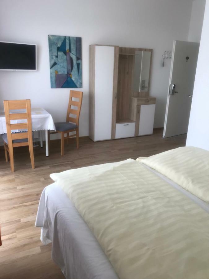 I-Motel Обертсхаузен Екстериор снимка