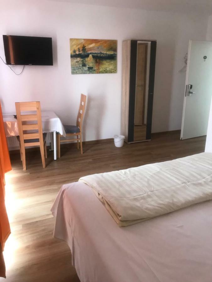 I-Motel Обертсхаузен Екстериор снимка